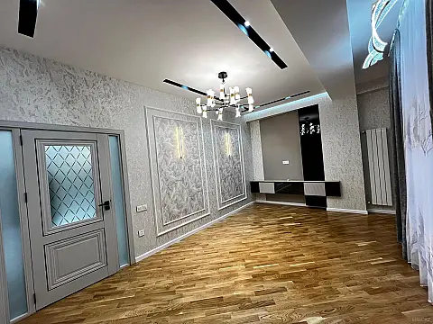 Satılır 2 otaqlı mənzil 77 m²