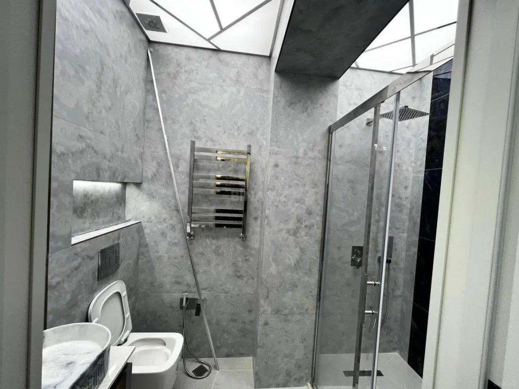 Satılır 2 otaqlı mənzil 77 m²