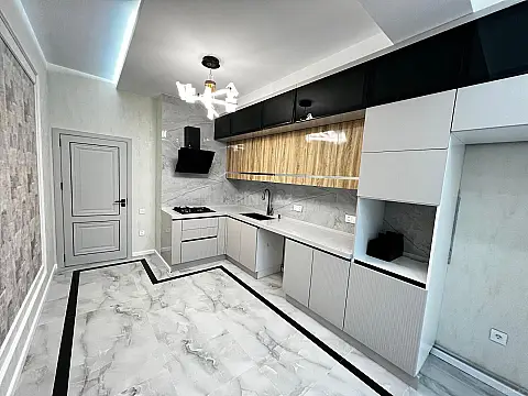 Satılır 2 otaqlı mənzil 77 m²