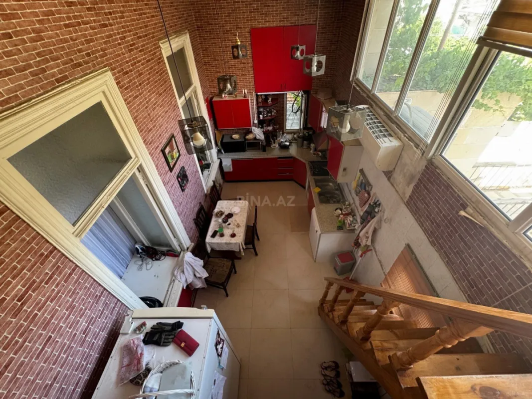 Satılır 4 otaqlı mənzil 120 m²