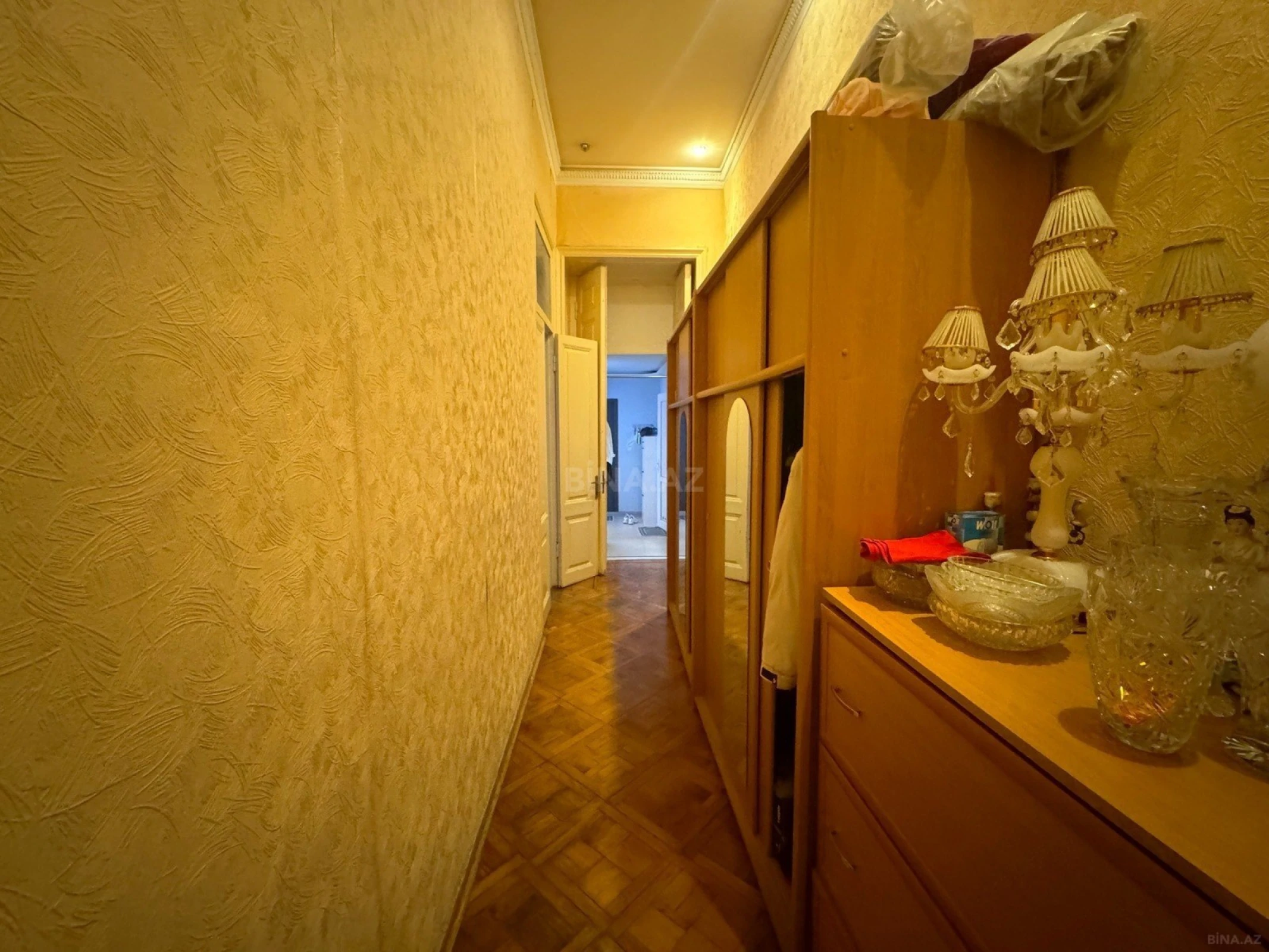 Satılır 4 otaqlı mənzil 120 m²