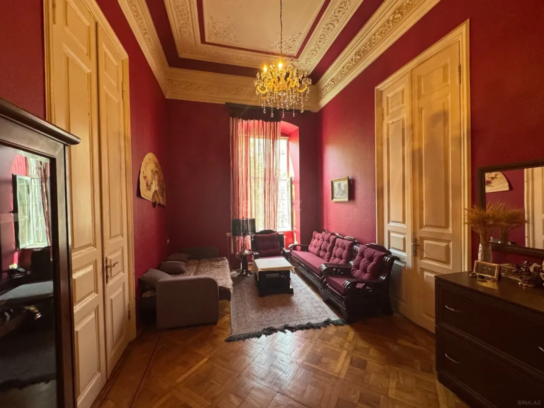 Satılır 4 otaqlı mənzil 120 m²