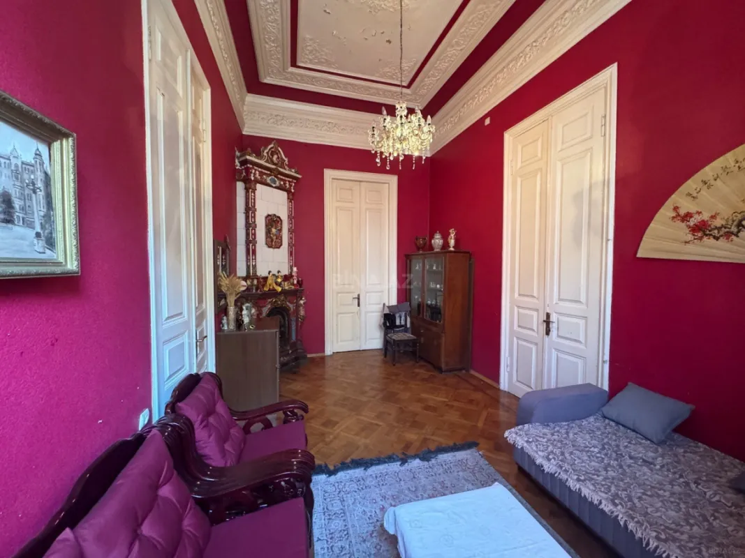 Satılır 4 otaqlı mənzil 120 m²