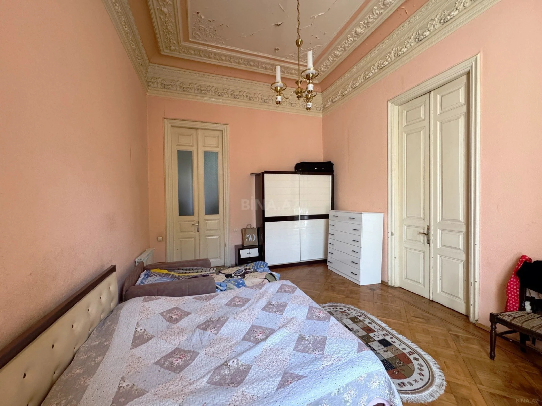 Satılır 4 otaqlı mənzil 120 m²