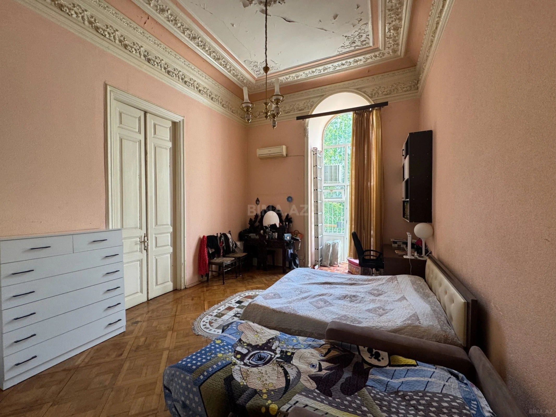 Satılır 4 otaqlı mənzil 120 m²