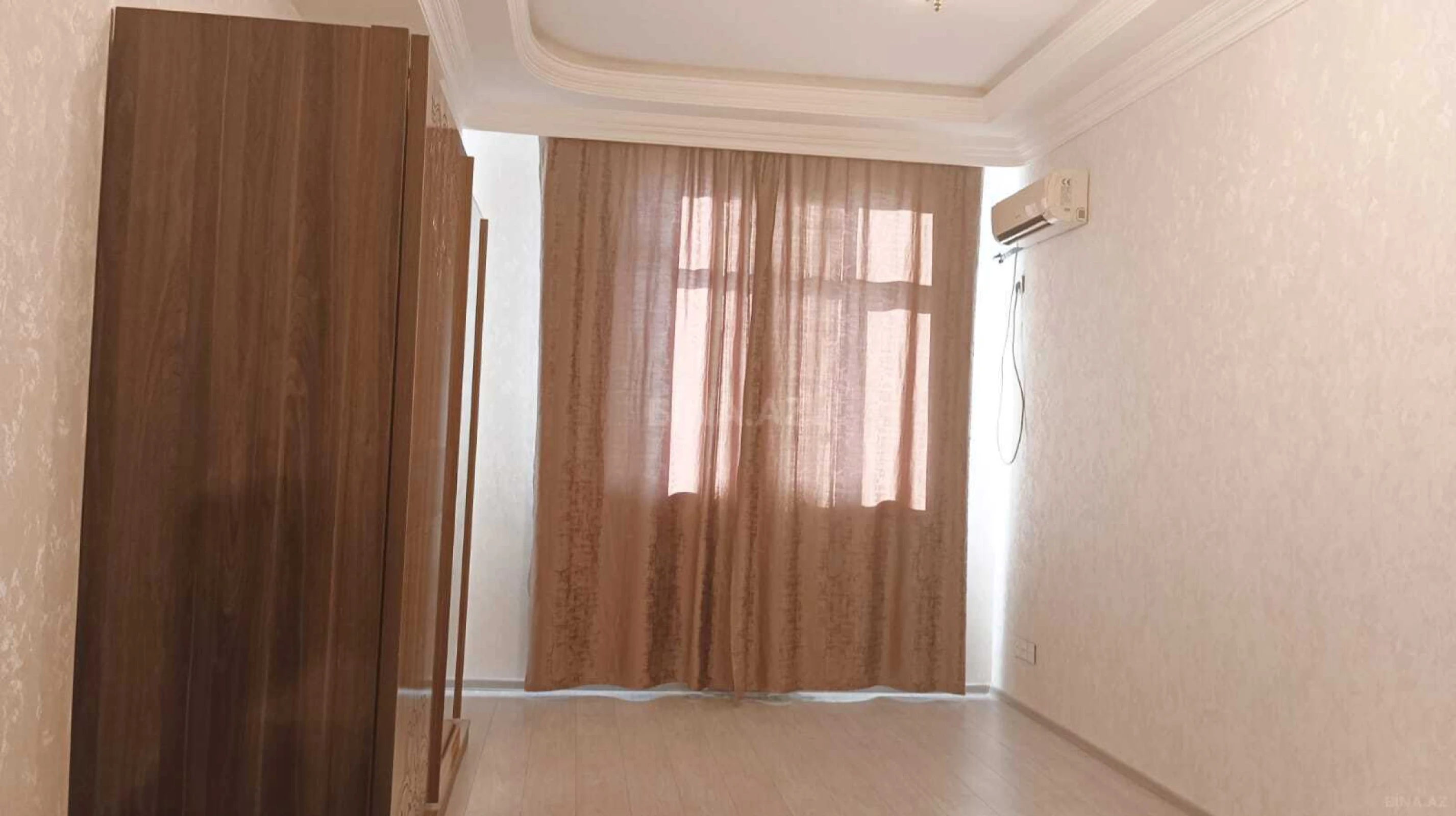 Satılır 2 otaqlı mənzil 105 m²