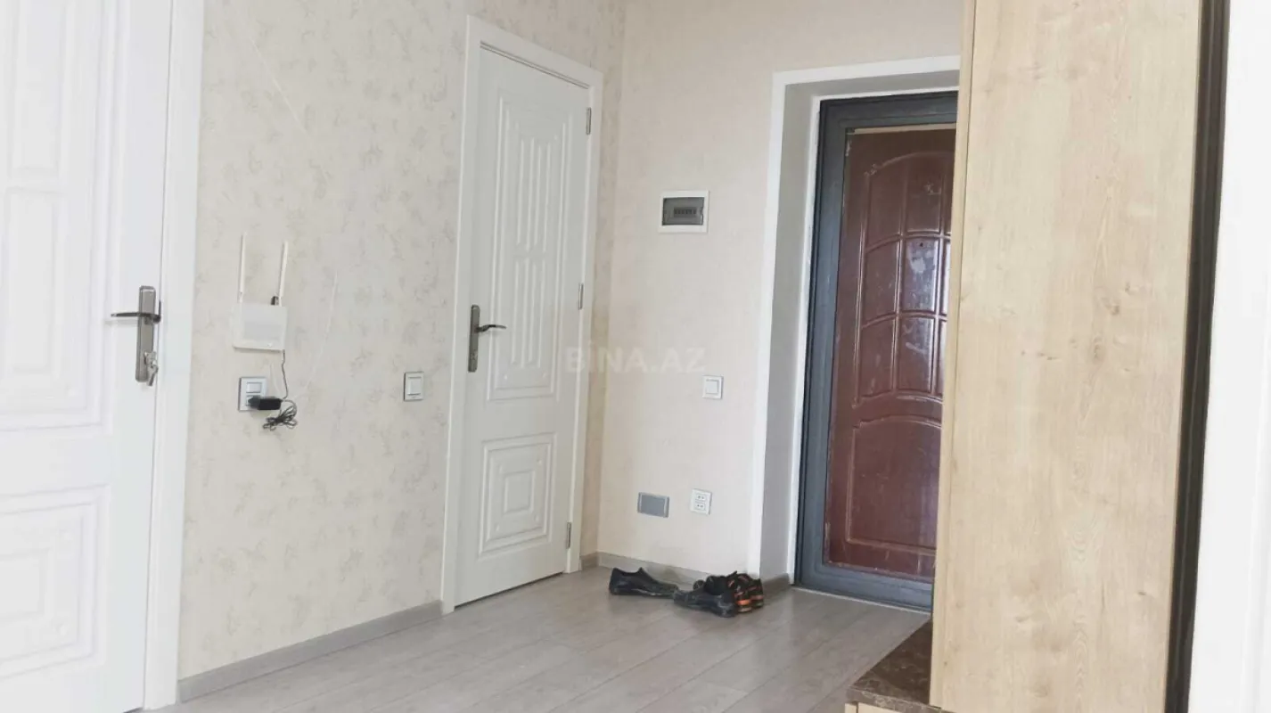 Satılır 2 otaqlı mənzil 105 m²