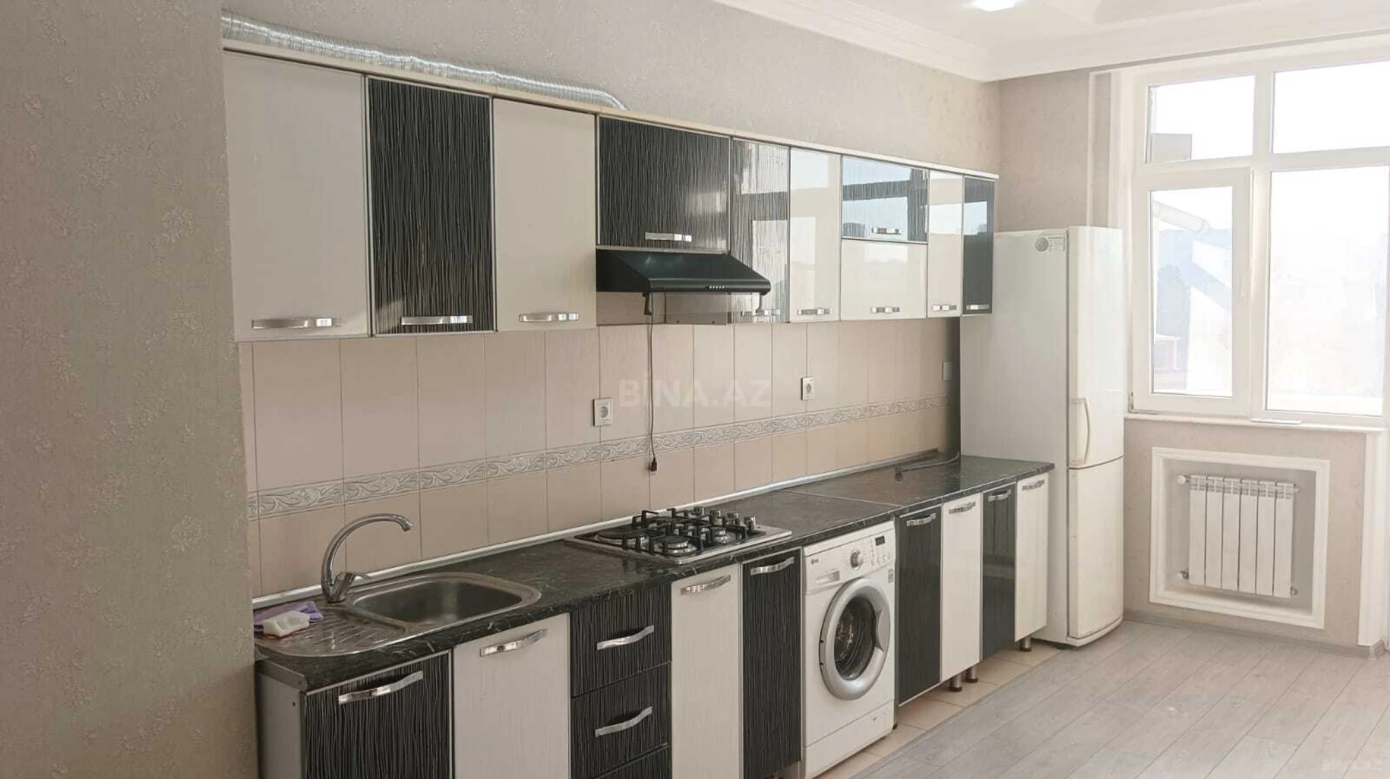 Satılır 2 otaqlı mənzil 105 m²