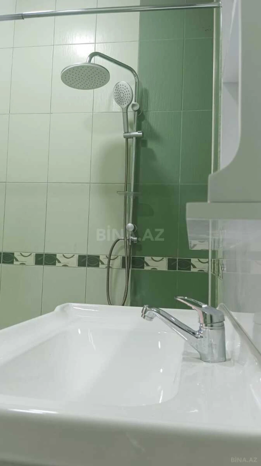 Satılır 2 otaqlı mənzil 105 m²