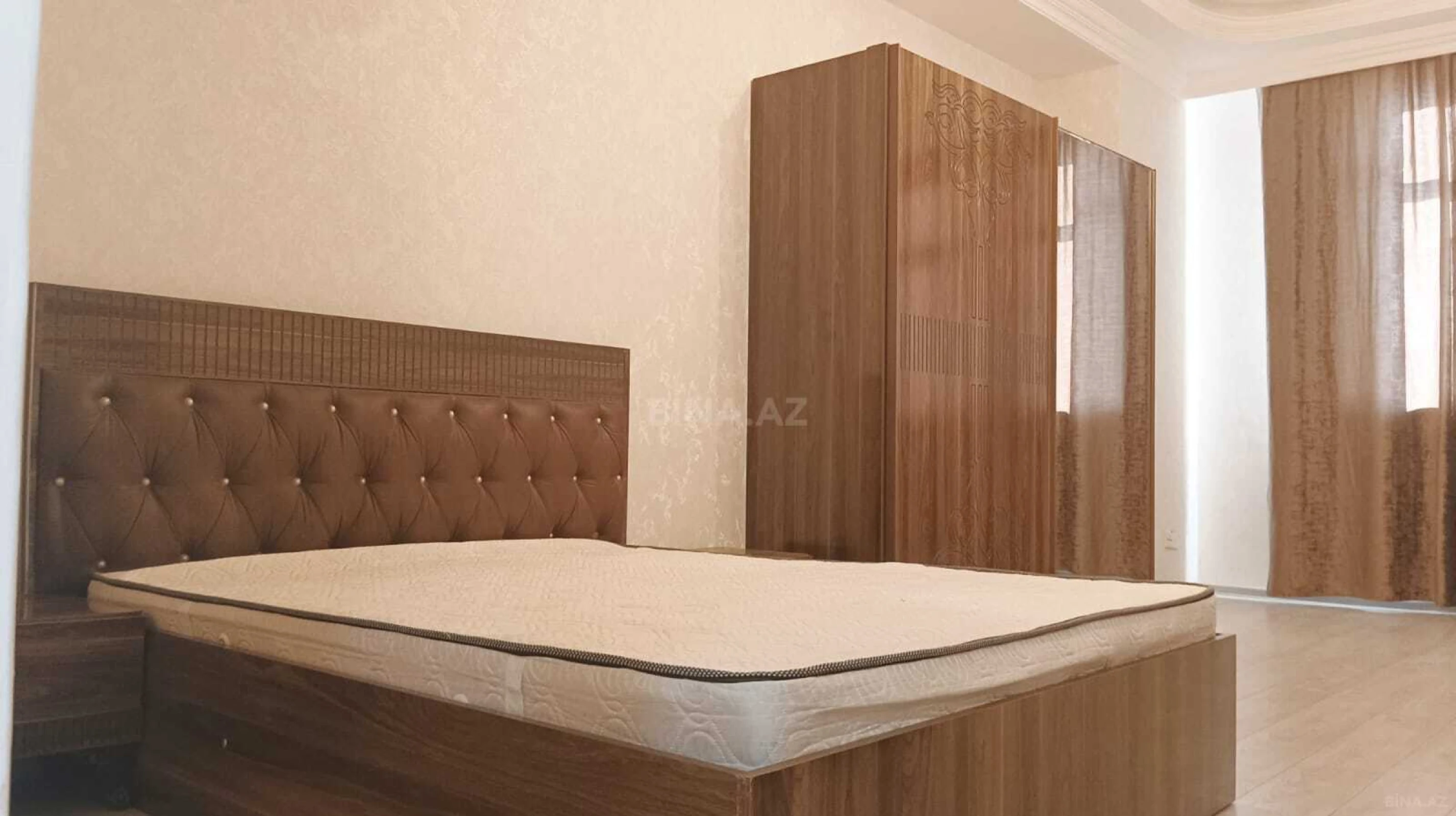 Satılır 2 otaqlı mənzil 105 m²