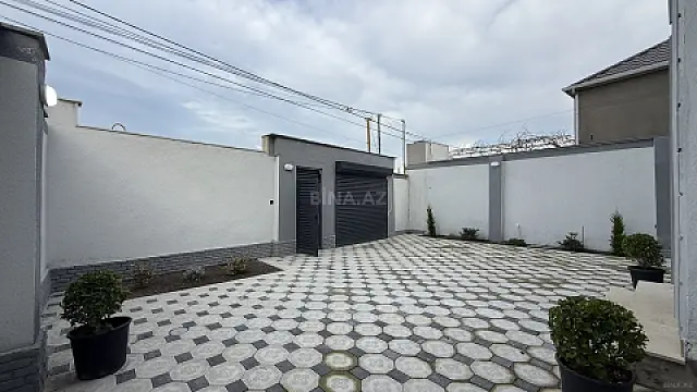 Satılır 5 otaqlı həyət evi 200 m²