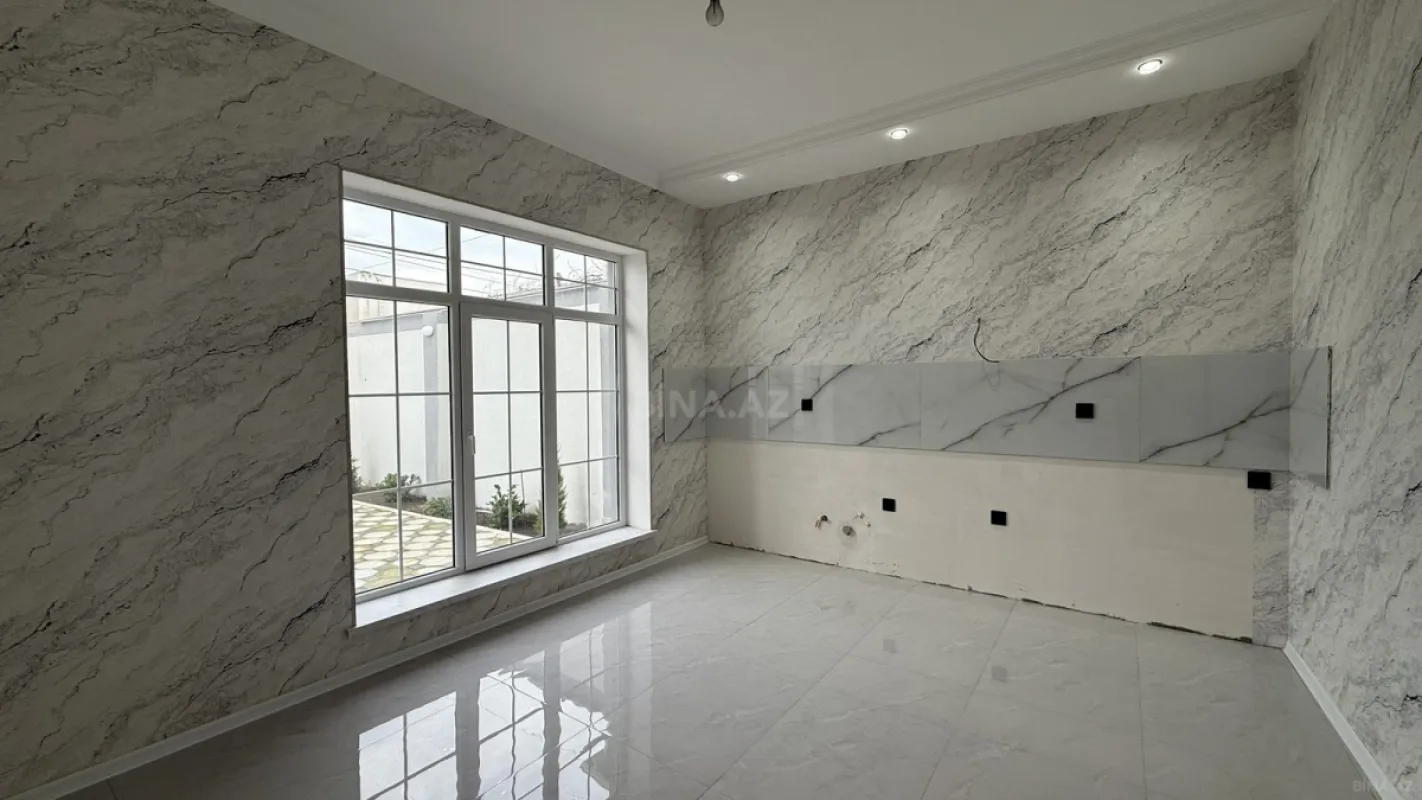 Satılır 5 otaqlı həyət evi 200 m²