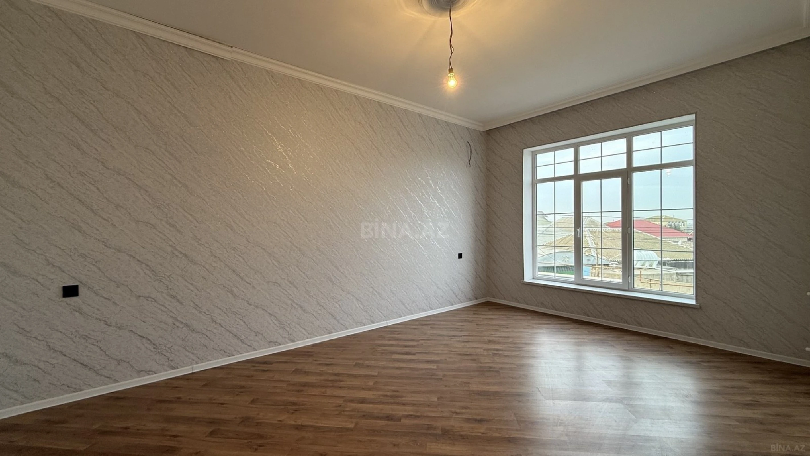 Satılır 5 otaqlı həyət evi 200 m²