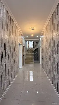 Satılır 5 otaqlı həyət evi 200 m²