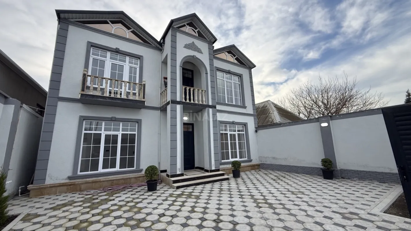 Satılır 5 otaqlı həyət evi 200 m²