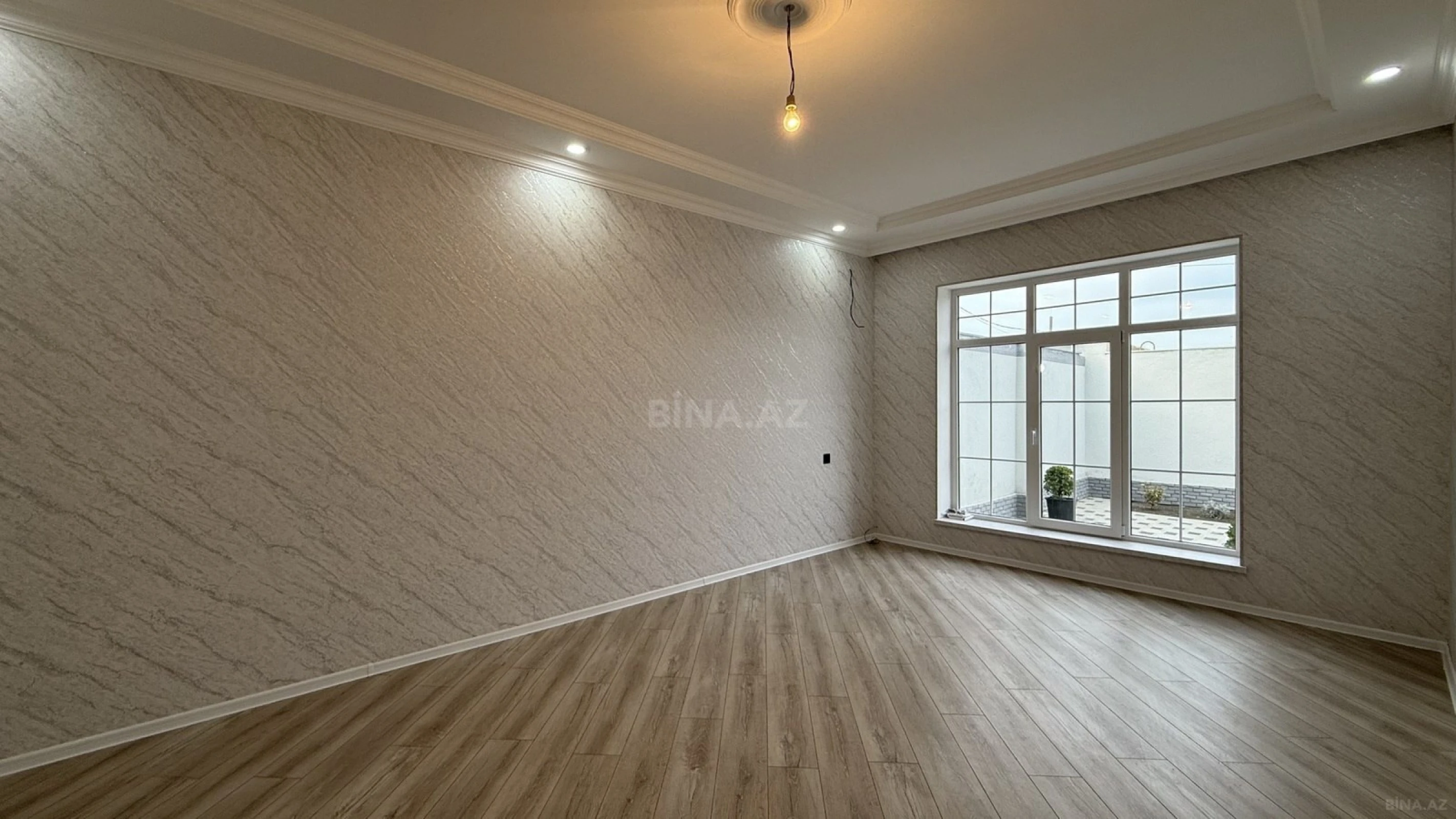 Satılır 5 otaqlı həyət evi 200 m²