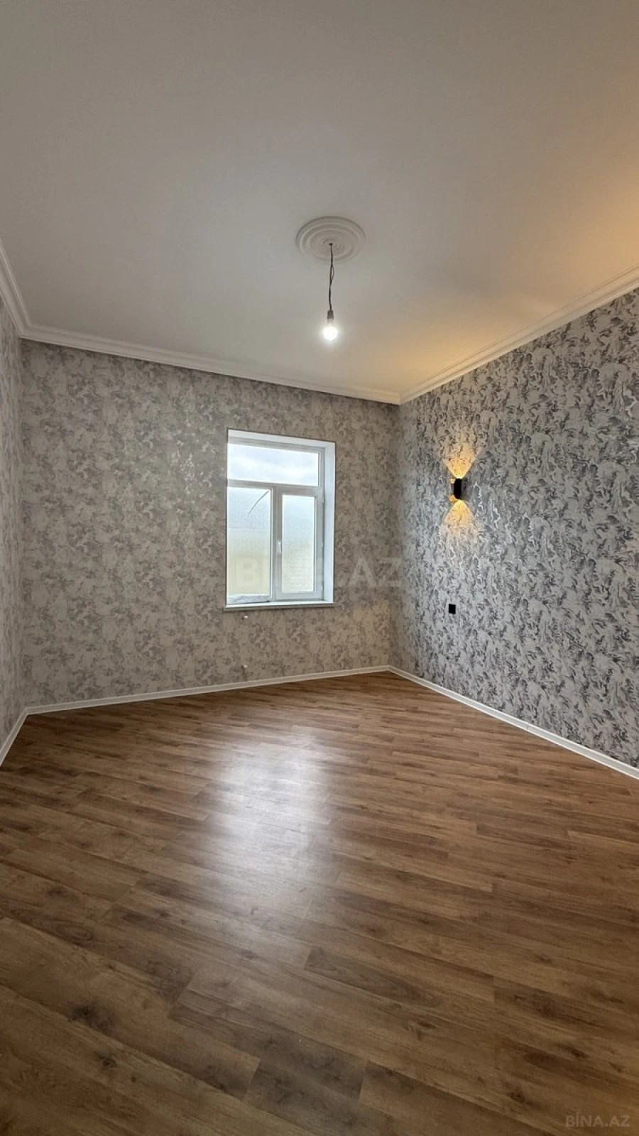 Satılır 5 otaqlı həyət evi 200 m²