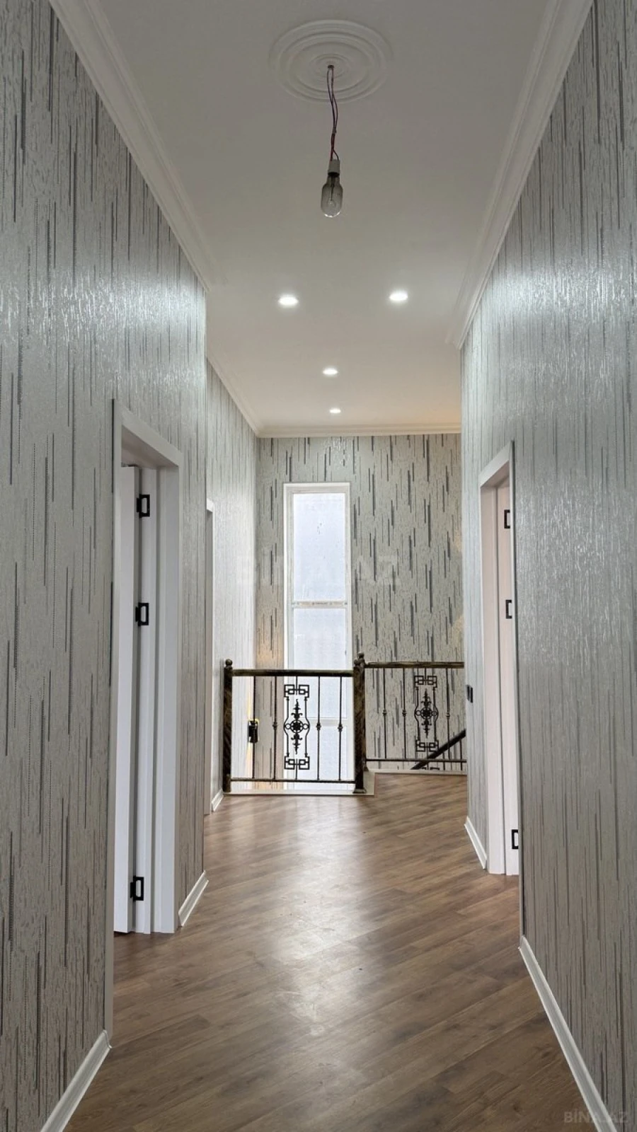 Satılır 5 otaqlı həyət evi 200 m²