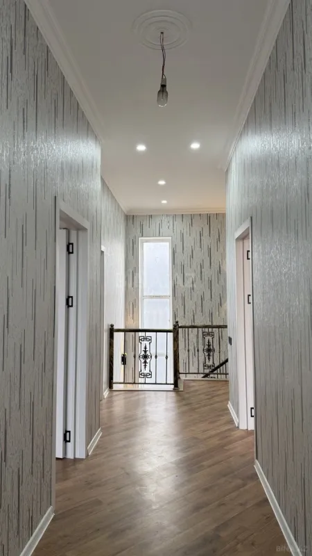 Satılır 5 otaqlı həyət evi 200 m²