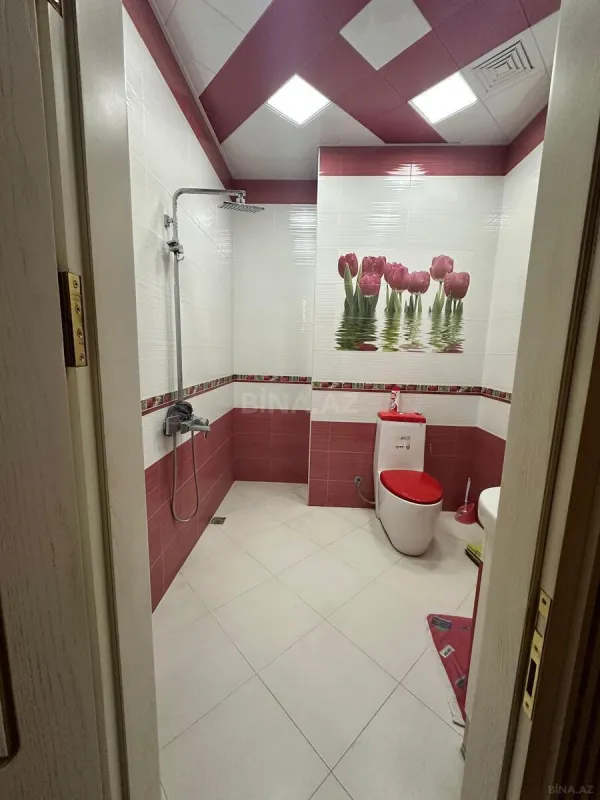 Satılır 4 otaqlı mənzil 180 m²