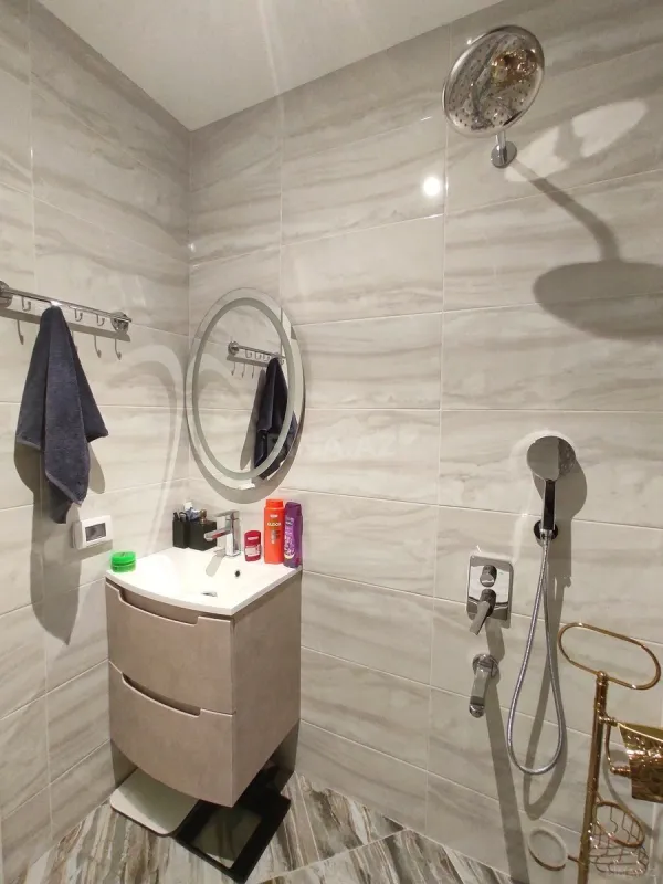 Satılır 3 otaqlı mənzil 126 m²