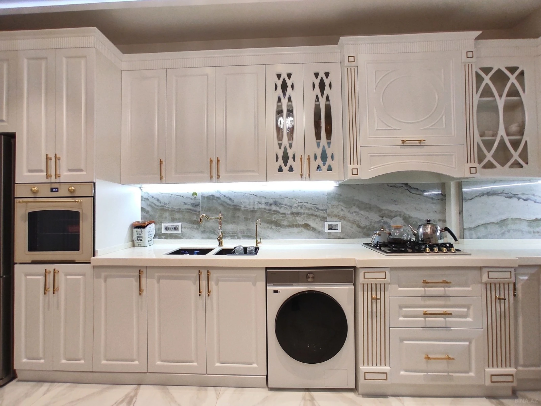 Satılır 3 otaqlı mənzil 126 m²