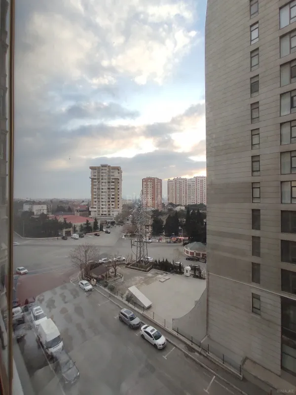 Satılır 3 otaqlı mənzil 126 m²