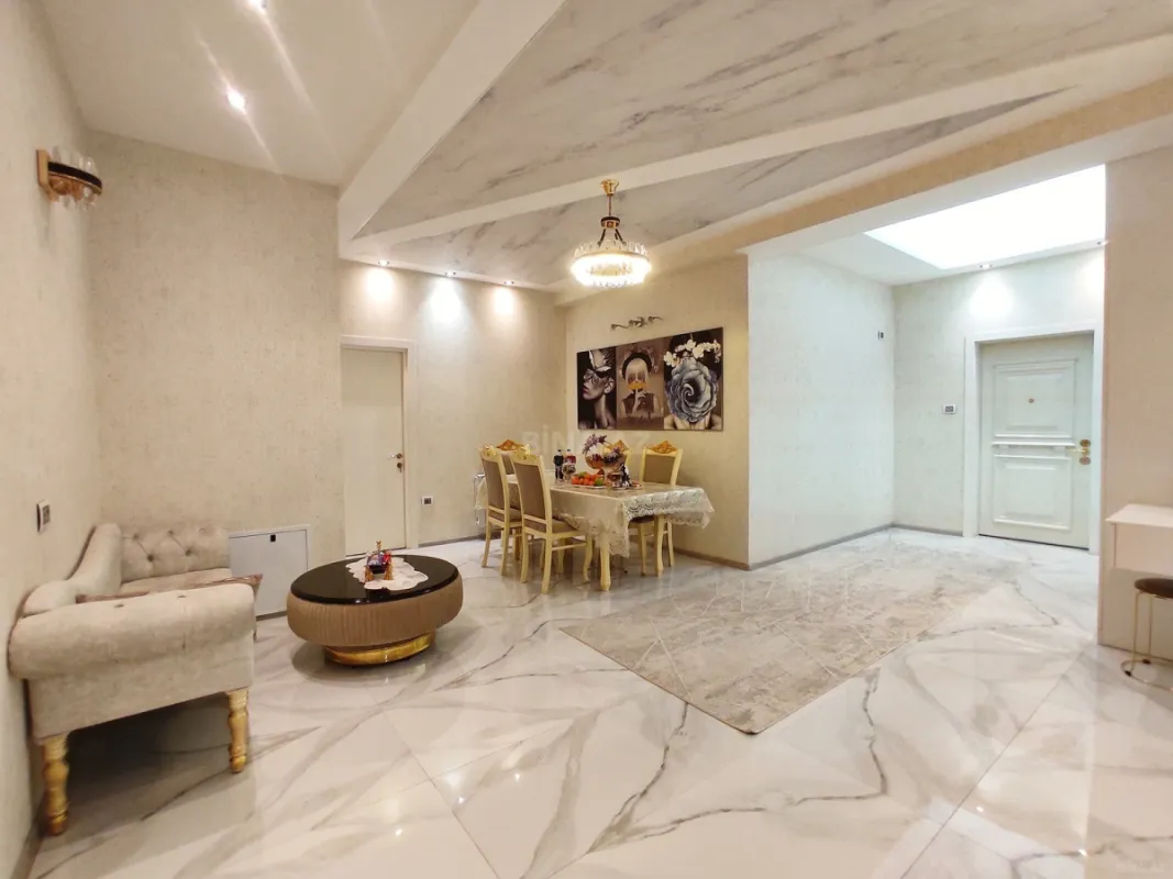Satılır 3 otaqlı mənzil 126 m²