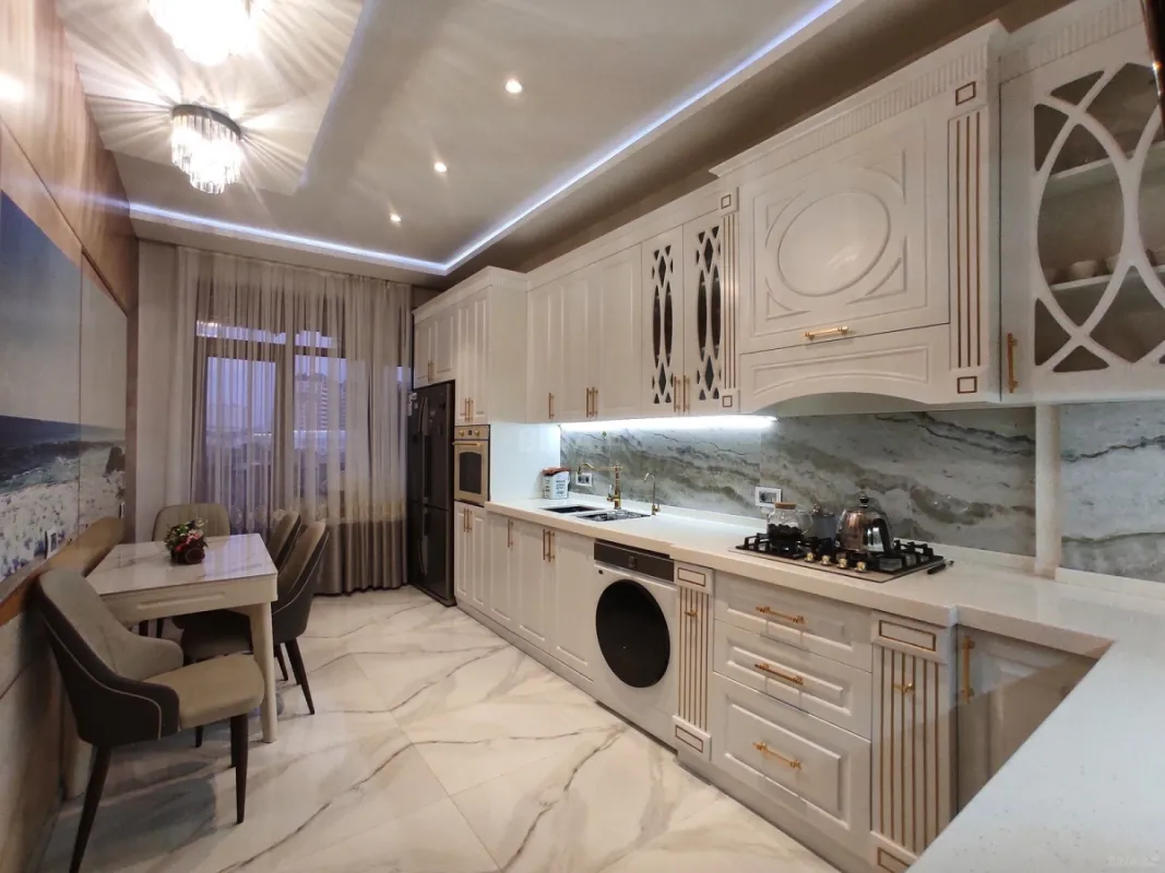 Satılır 3 otaqlı mənzil 126 m²