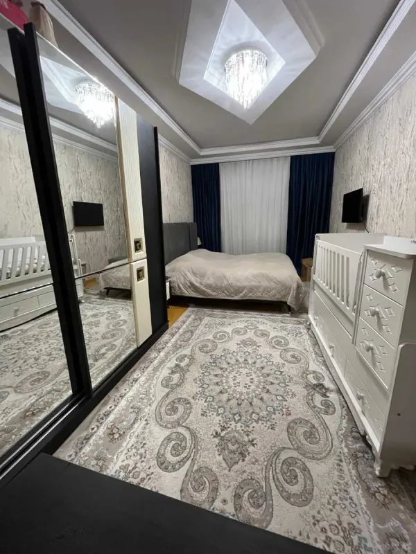 Satılır 5 otaqlı mənzil 120 m²