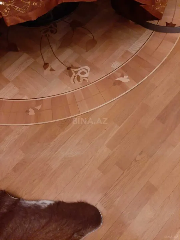 Satılır 4 otaqlı mənzil 200 m²