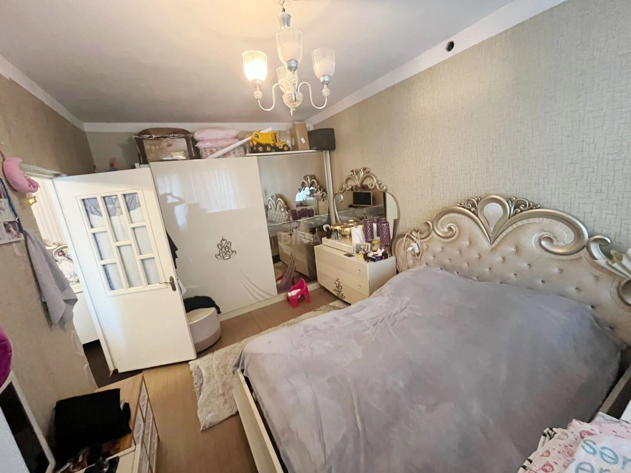 Satılır 5 otaqlı mənzil 120 m²
