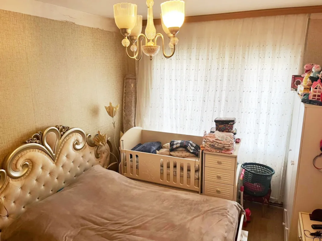 Satılır 5 otaqlı mənzil 120 m²