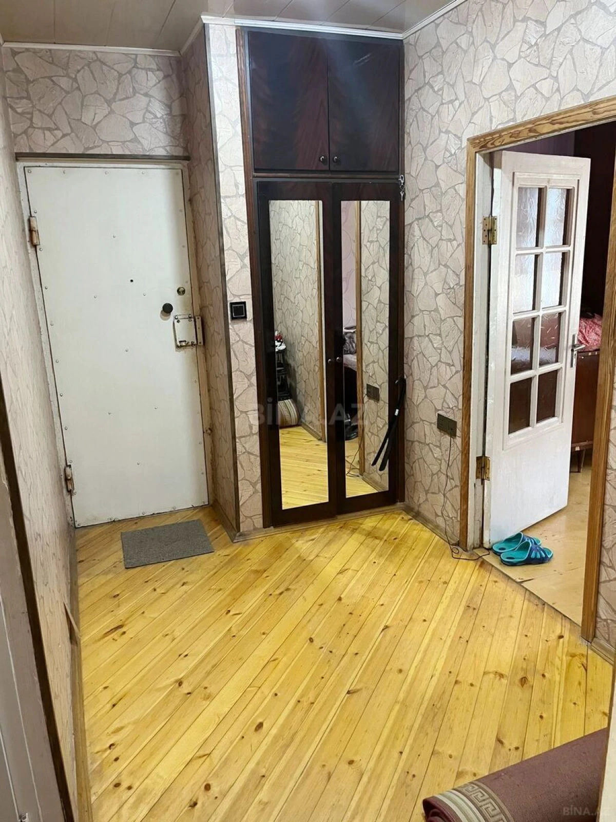 Satılır 5 otaqlı mənzil 120 m²