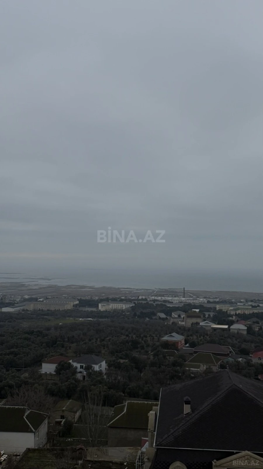 Satılır 3 otaqlı mənzil 135 m²