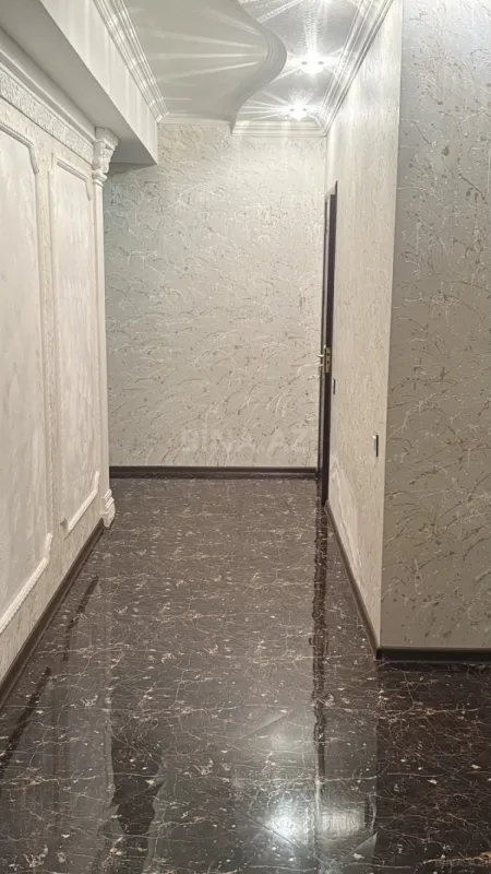 Satılır 3 otaqlı mənzil 135 m²