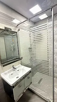 Satılır 3 otaqlı mənzil 135 m²