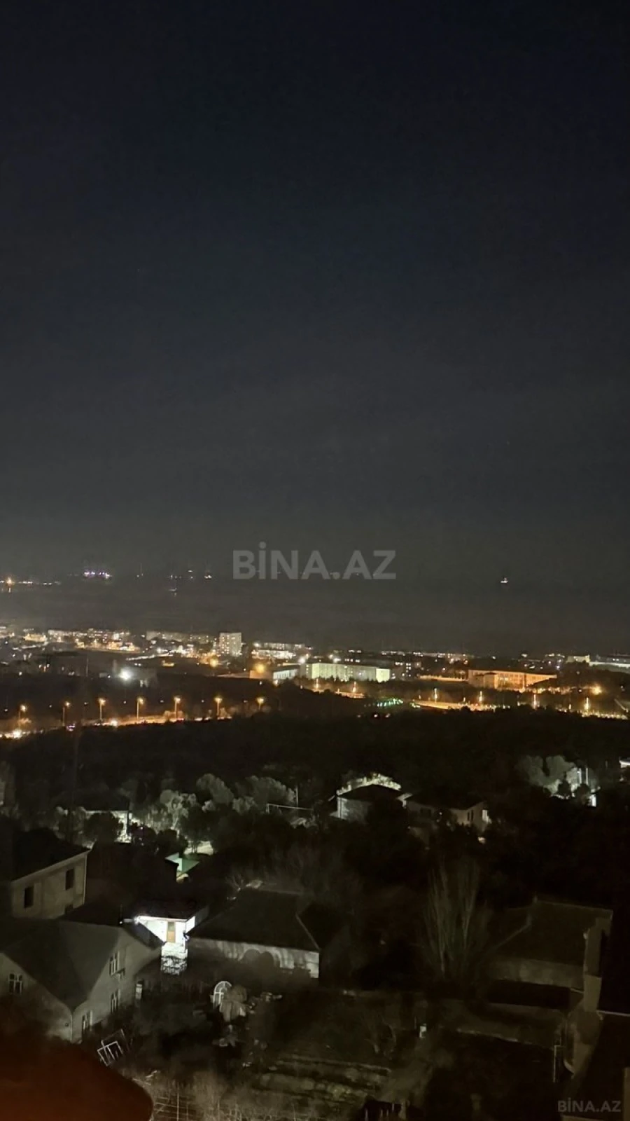 Satılır 3 otaqlı mənzil 135 m²