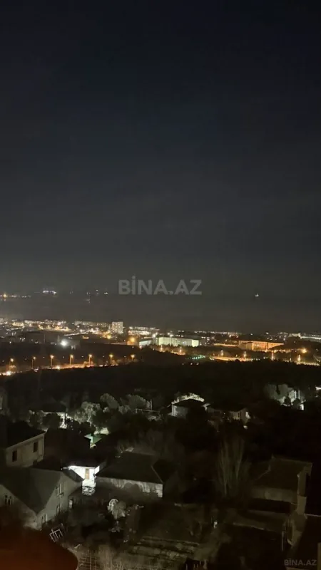 Satılır 3 otaqlı mənzil 135 m²