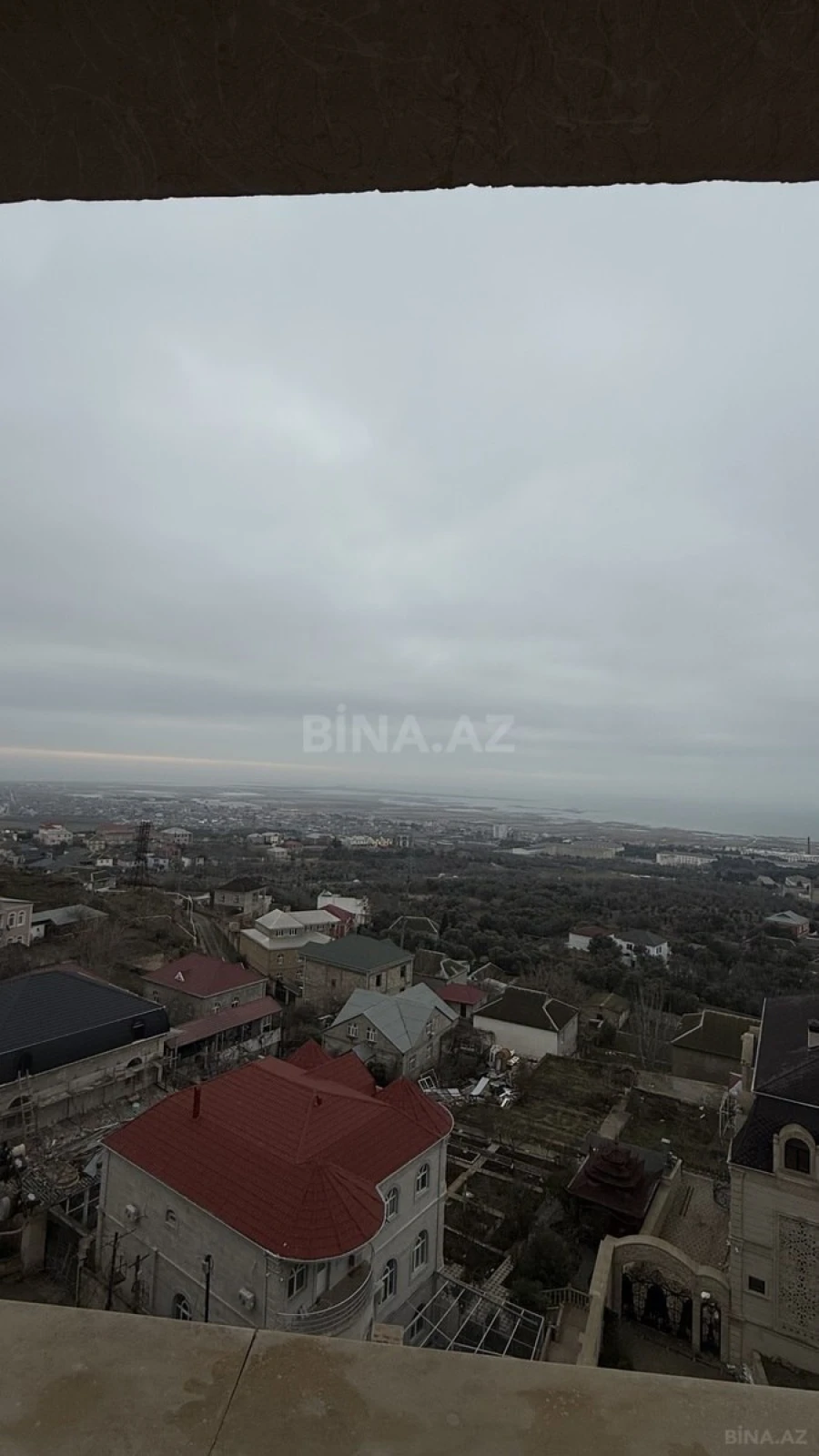 Satılır 3 otaqlı mənzil 135 m²