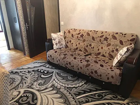 Kirayə verilir 3 otaqlı mənzil 50 m²