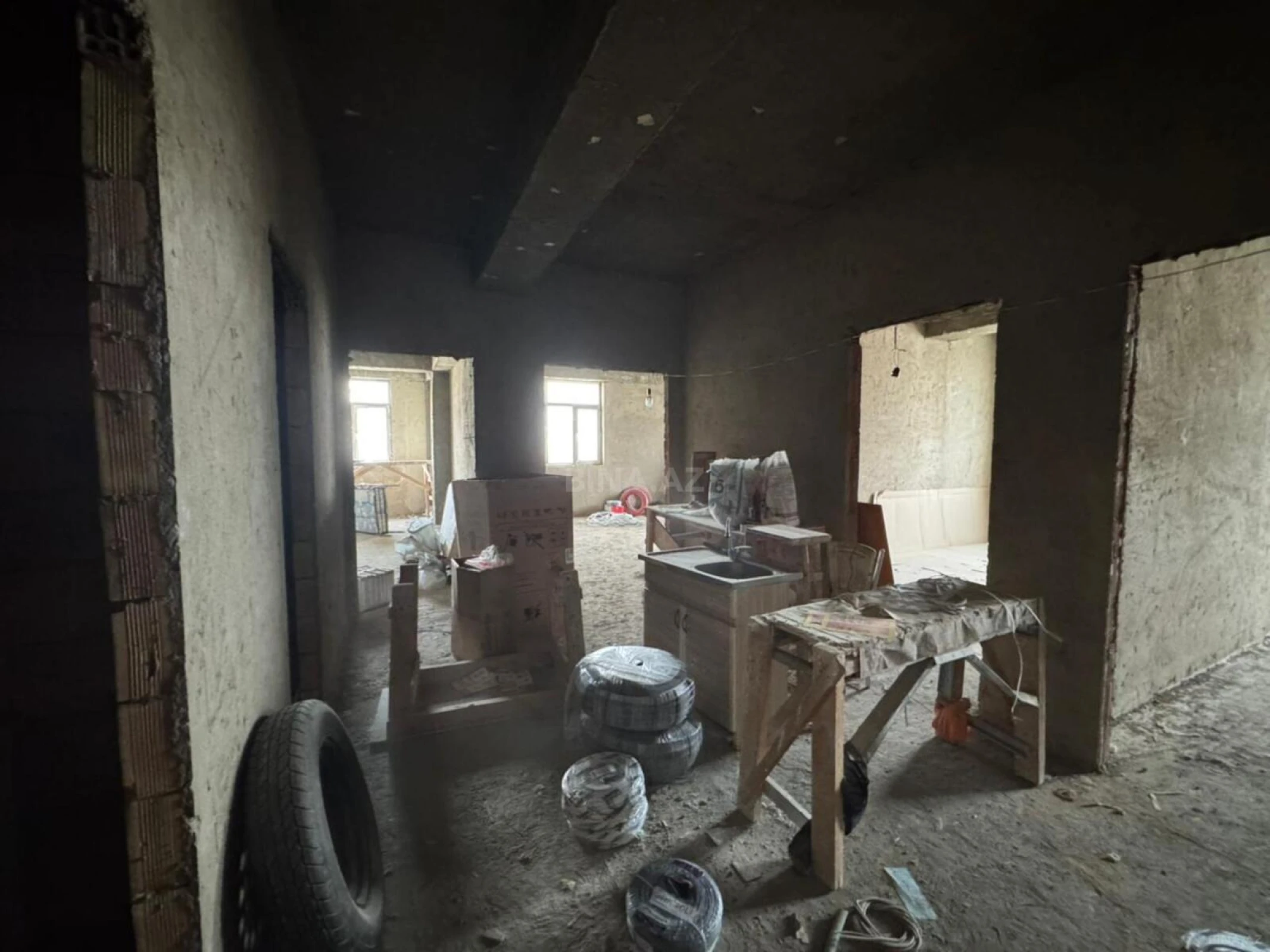 Satılır 3 otaqlı mənzil 136 m²