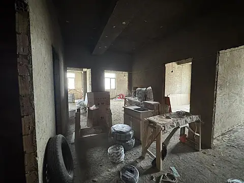 Satılır 3 otaqlı mənzil 136 m²