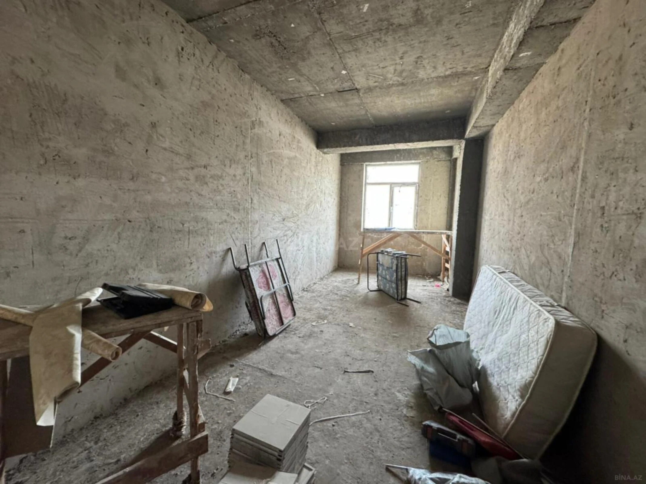 Satılır 3 otaqlı mənzil 136 m²