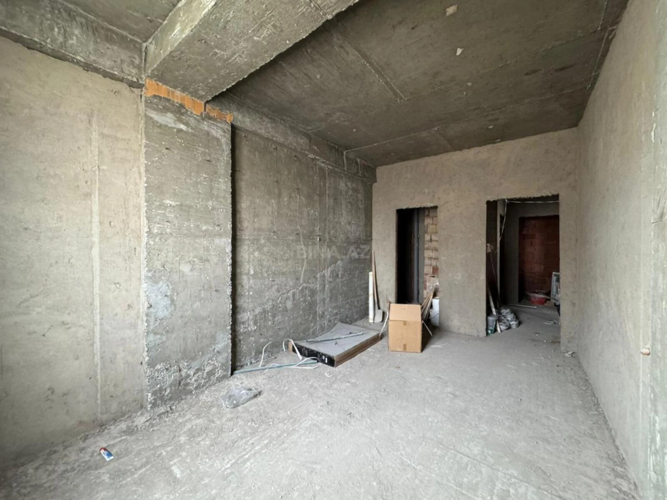 Satılır 3 otaqlı mənzil 136 m²