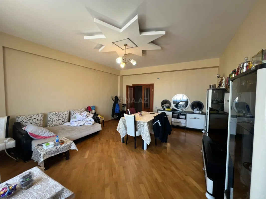 Satılır 3 otaqlı mənzil 128 m²