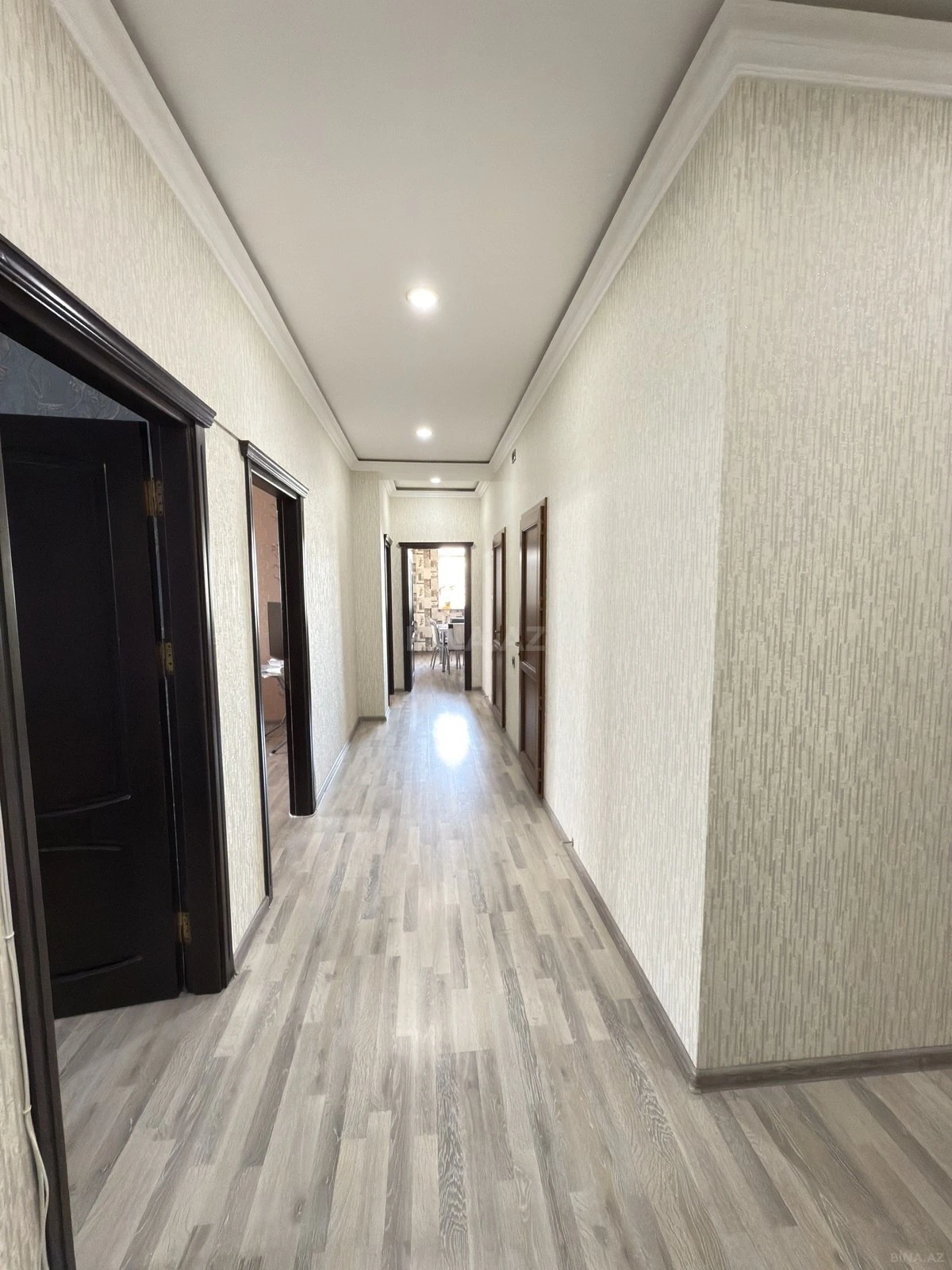 Satılır 3 otaqlı mənzil 114 m²