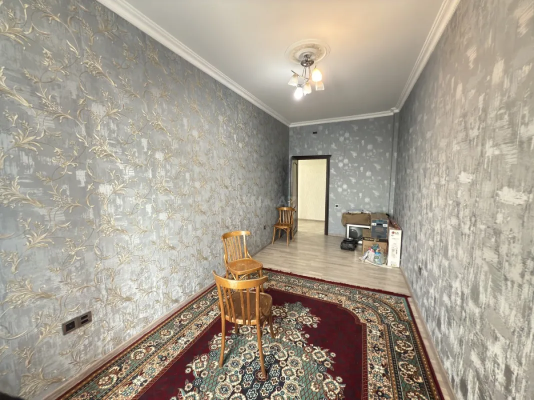 Satılır 3 otaqlı mənzil 114 m²