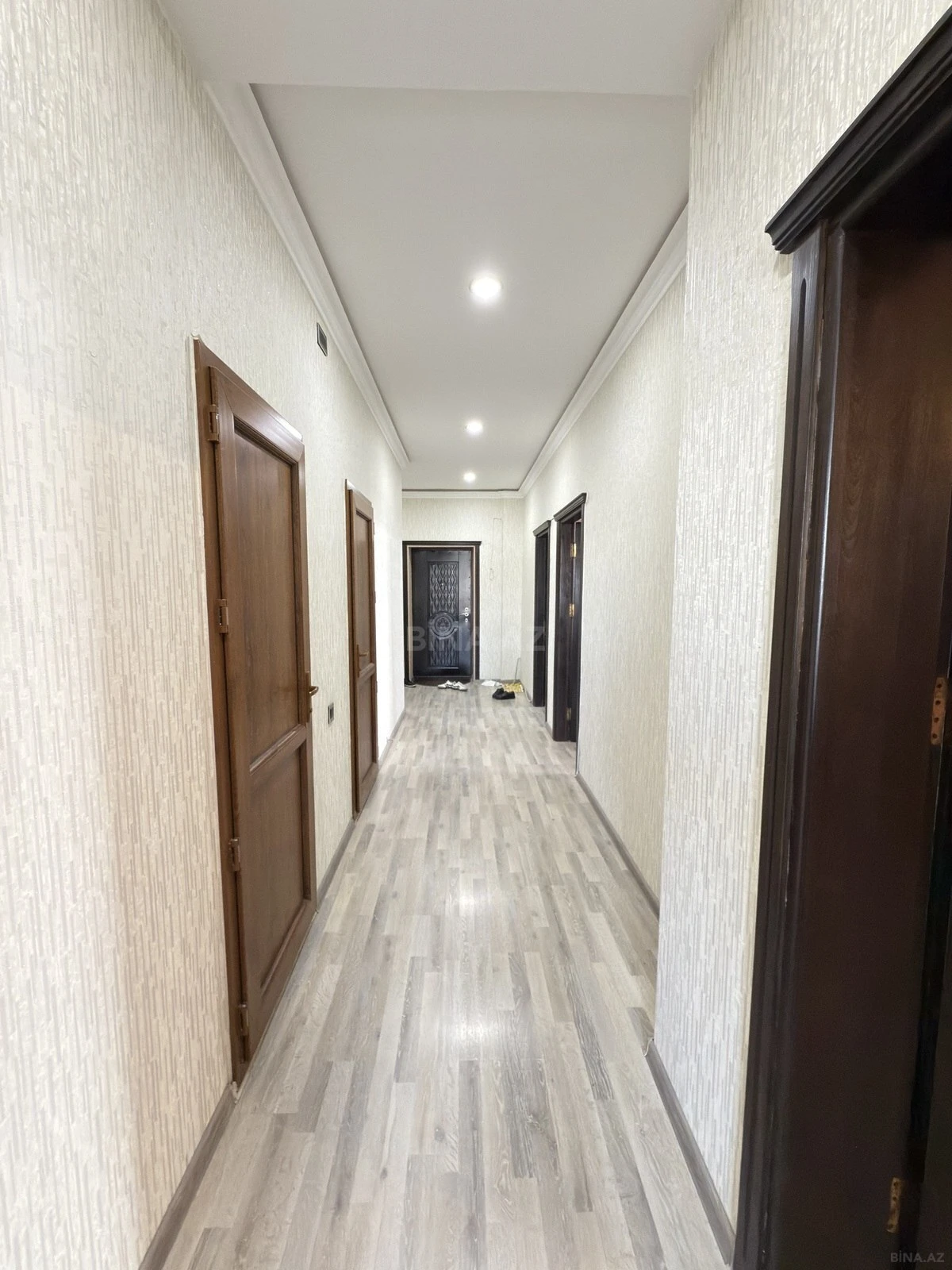 Satılır 3 otaqlı mənzil 114 m²