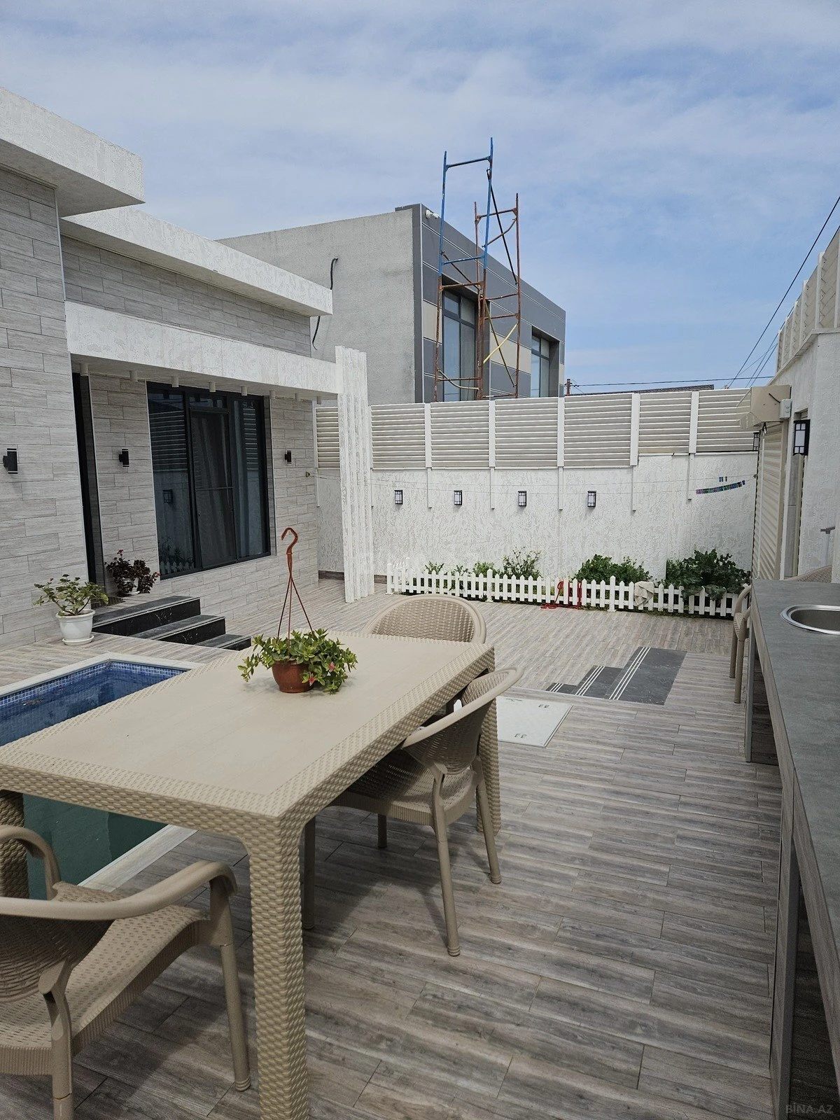 Kirayə verilir 4 otaqlı həyət evi 100 m²